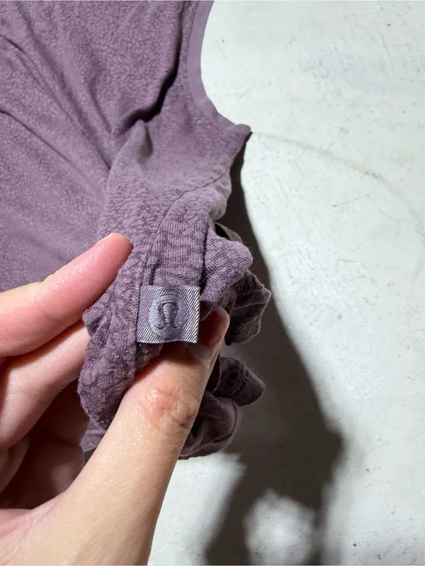 Lululemon Sleeveless patterned Tank Top Plum - Image 3