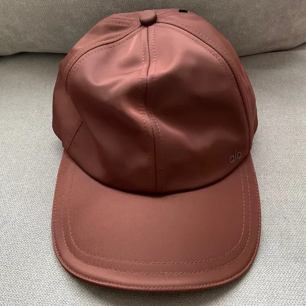 Alo Yoga Satin Off-Duty Cap Brownstone - Image 2