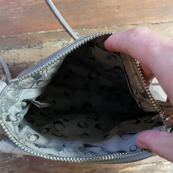 COACH Poppy Silver Metallic Gray Leather Crossbody Bag 🧡🎀 - Image 9