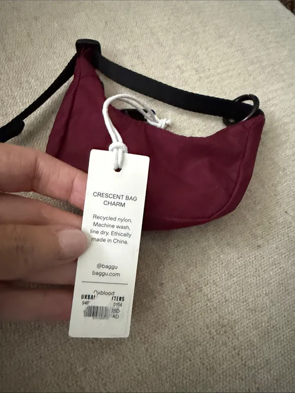 BAGGU Crescent Bag Charm - Oxblood - Image 5