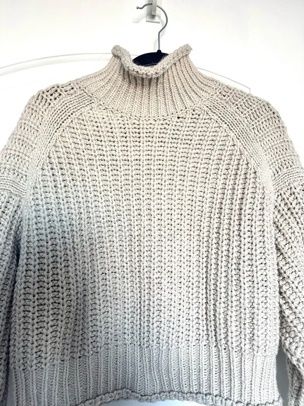 H&M Beige Knit mock neck Sweater - Image 3
