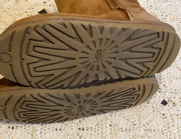 Women’s UGG short classic boots size 6 chestnut tan light brown Good condition - Image 7
