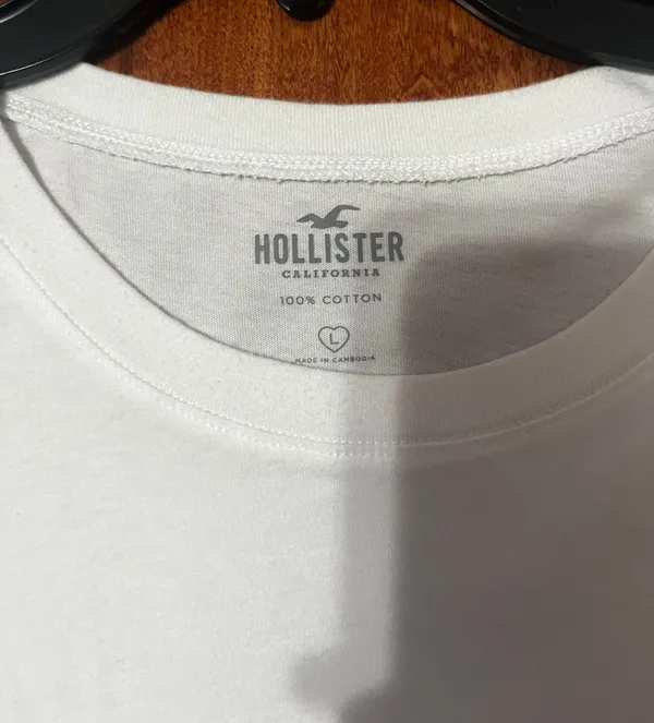 Hollister Basic White Top - Image 3