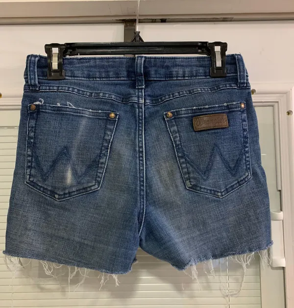 Wrangler cut offs Sz 7. - Image 2