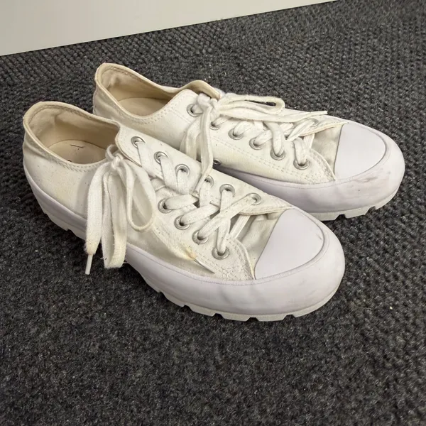 Converse Chuck Taylor All Star Lugged Low Top White Canvas Sneakers 567680C US 7 - Image 2