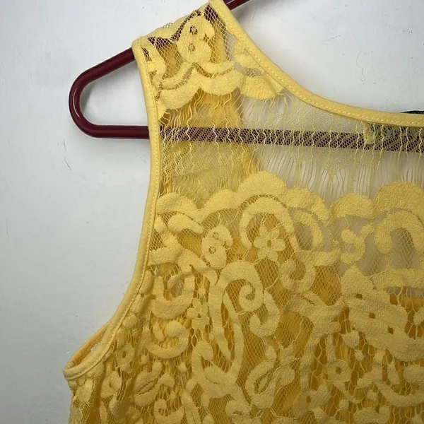 Forever 21 Y2K Lace Crop Yellow Top Floral design Medium - Image 8