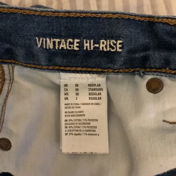 American Eagle Outfitters Vintage High-Rise Distressed Blue Jeans - Image 3