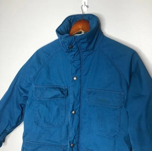 Woolrich vintage women's blue winter puffy jacket with pockets heavy medium - Image 3