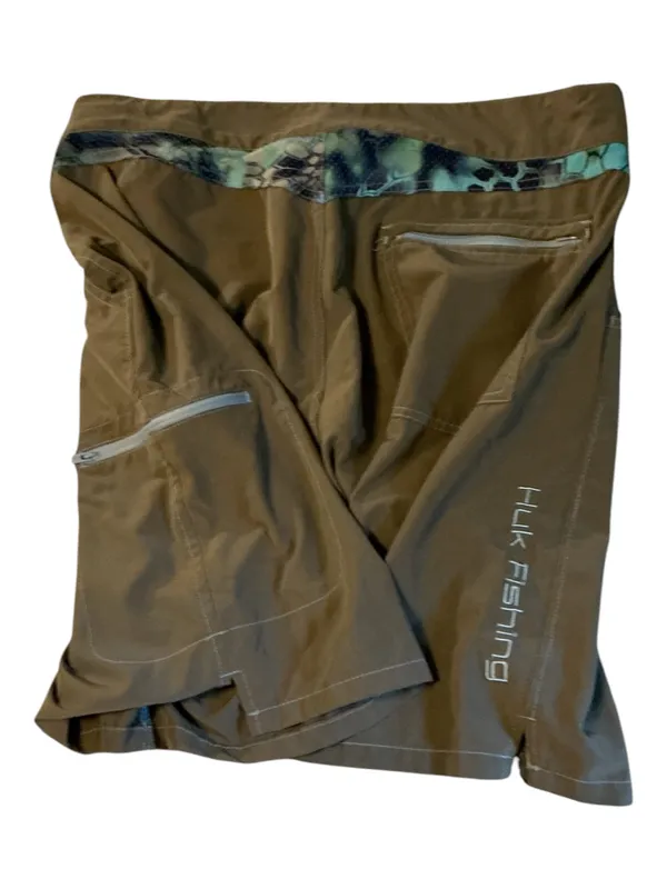 Huk Performance Fishing Board Shorts Mens XL Gray Subphantis Camo - Image 3