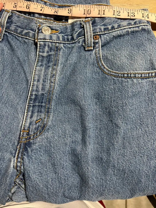 Levi's Vintage 560 Size 30 Loose Fit - Image 4