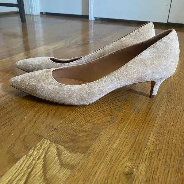 J.McLaughlin Kitten Heel Pump Women 8 Beige Suede Point Toe Leather Quiet Luxury - Image 3