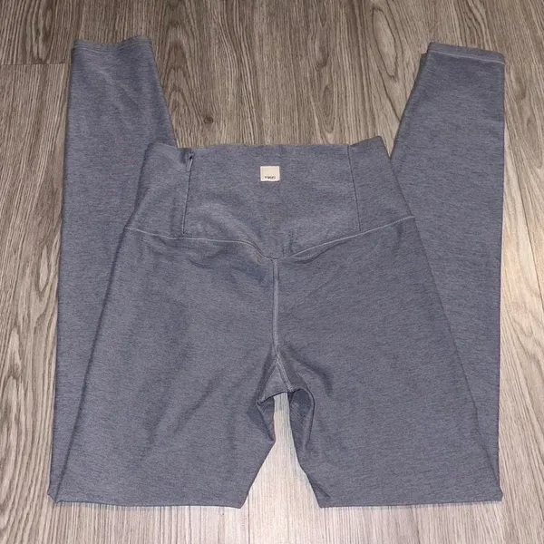 Vuori Women's Clean Elevation Heather Gray Leggings - Image 3