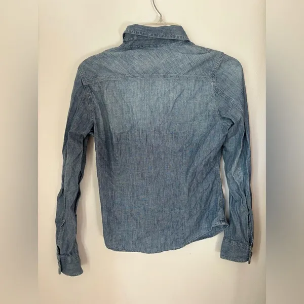 American Eagle Outfitters Distressed Chambray Button Down Size S - Image 7