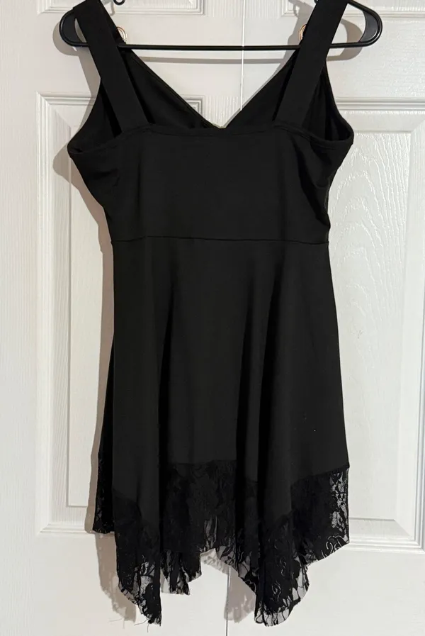 Amazon Black Tunic Shirt with Heart Detail and Lace Hem - Image 2