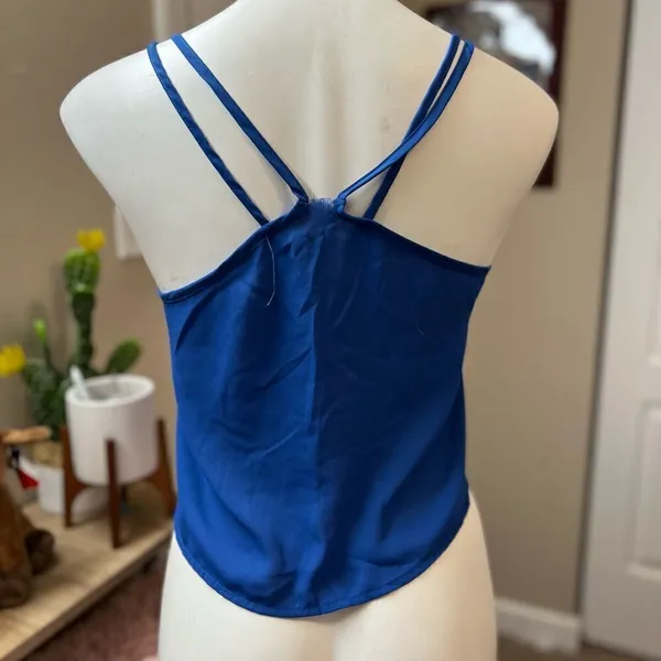 Blue top Blue - Image 3