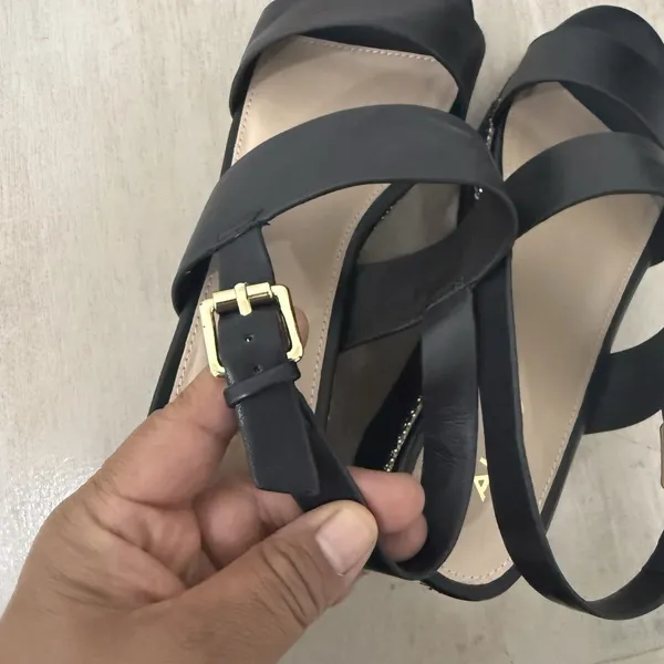 aldo Ladolian Women's Black Flatform Sandals Size 6 - Image 10