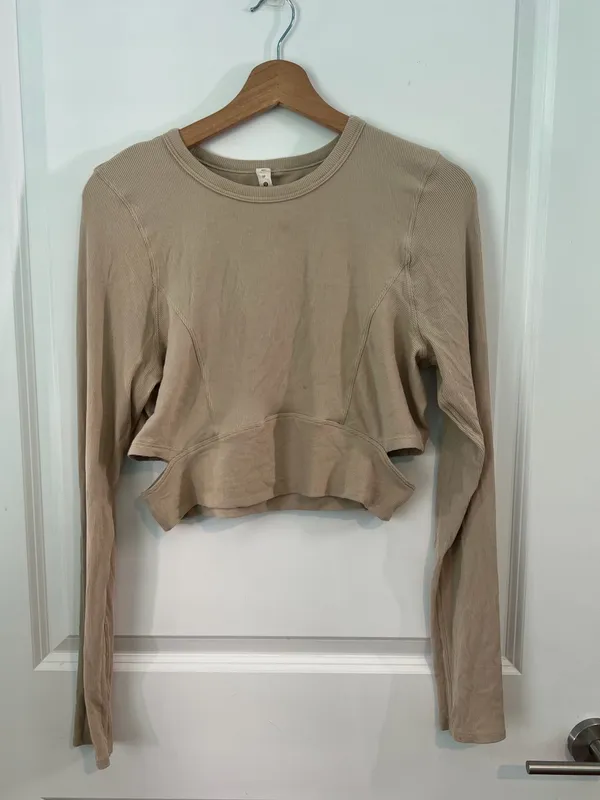Lululemon LA Cut-Out-Waist Crop LS Size 10 Athleisure Crop Workout Top - Image 6