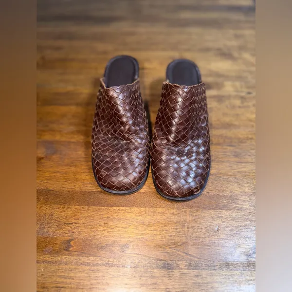 Gap‎ Woven Leather Slip On Mules - Image 4