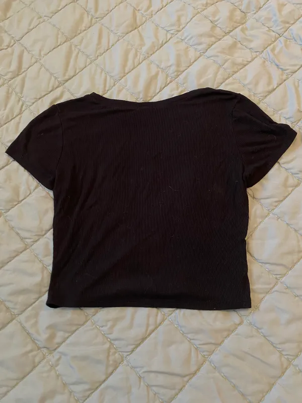 Black Basic Tshirt Size M - Image 2