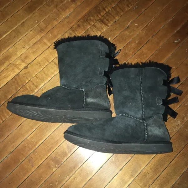 UGG shearling lined boots with bows in the back - Image 2