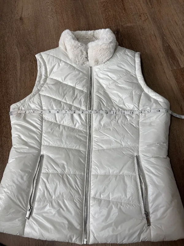 Calvin Klein White Puffer Vest - NWT - Size Medium - Image 2