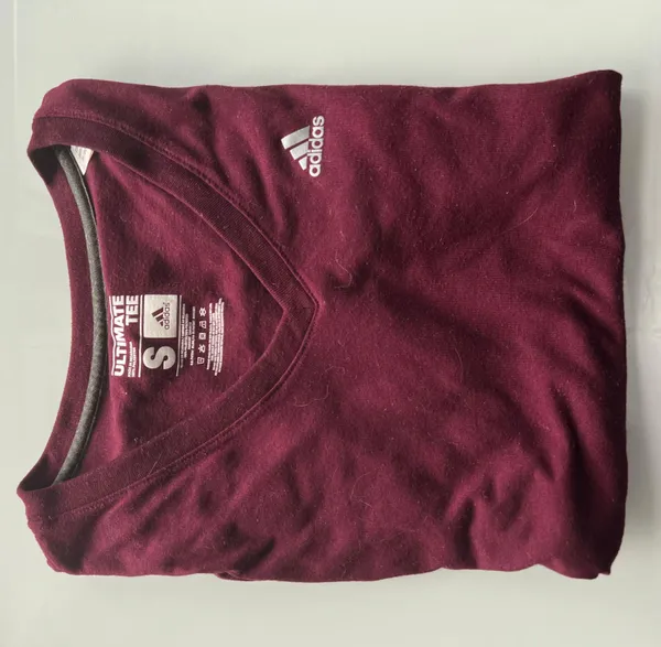 Maroon V Neck Running Tee - Image 3