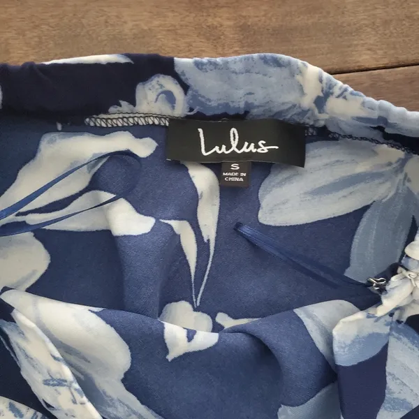Lulus long maxi fancy skirt size small high waisted in blue and whitw - Image 3