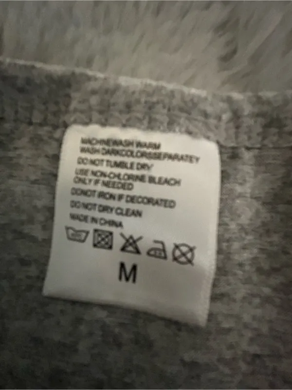 Gray 'We the People' 1776 Graphic Tee Size M - Image 5