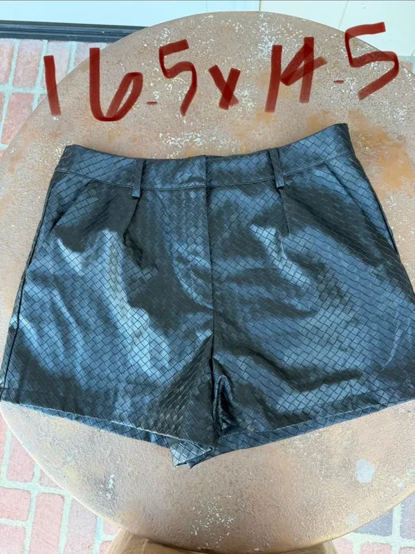 Zara black faux leather crocodile mini shorts Size XL #leather #biker - Image 5