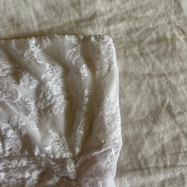 Hot Topic Bandeau Lace Top Asymmetric Hem White Whimsygoth Fairy Large - Image 4