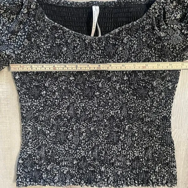 Anthropologie Aurelia Smocked Top size Medium - Image 6