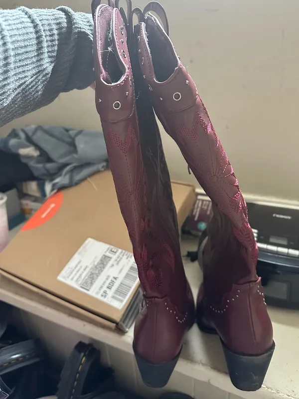 Ella Langley burgundy cowgirl boots - Image 3
