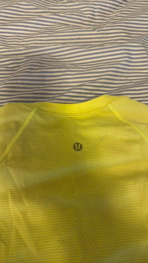 Lululemon Swiftly Tech Short Sleeve - Image 3