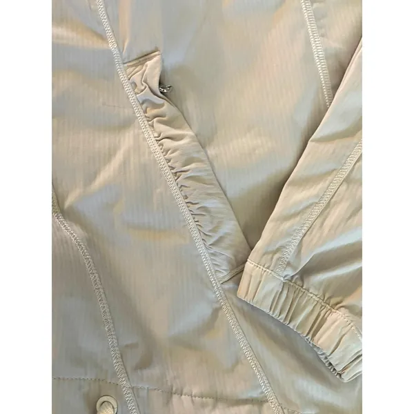 Lululemon Transition Jacket in Cream size 4 - Image 9