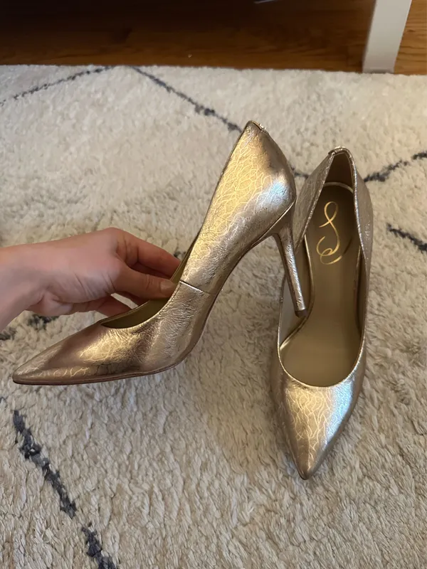Gold Stilletos Size 6.5 - Image 2