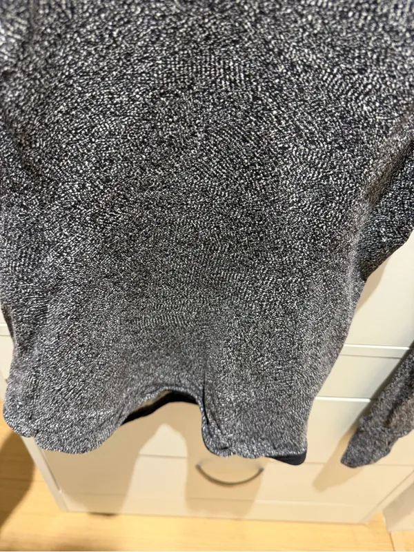 Lulu lemon Women's Black Heather Long-Sleeve Athletic Top - Image 5