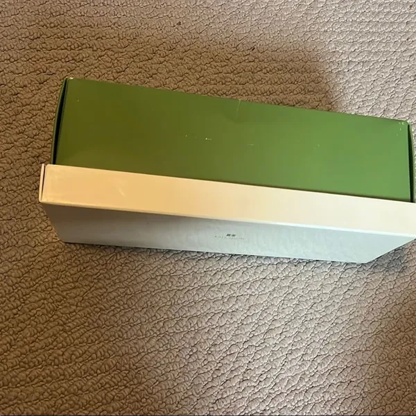 Kate Spade Cream and green box - Image 4