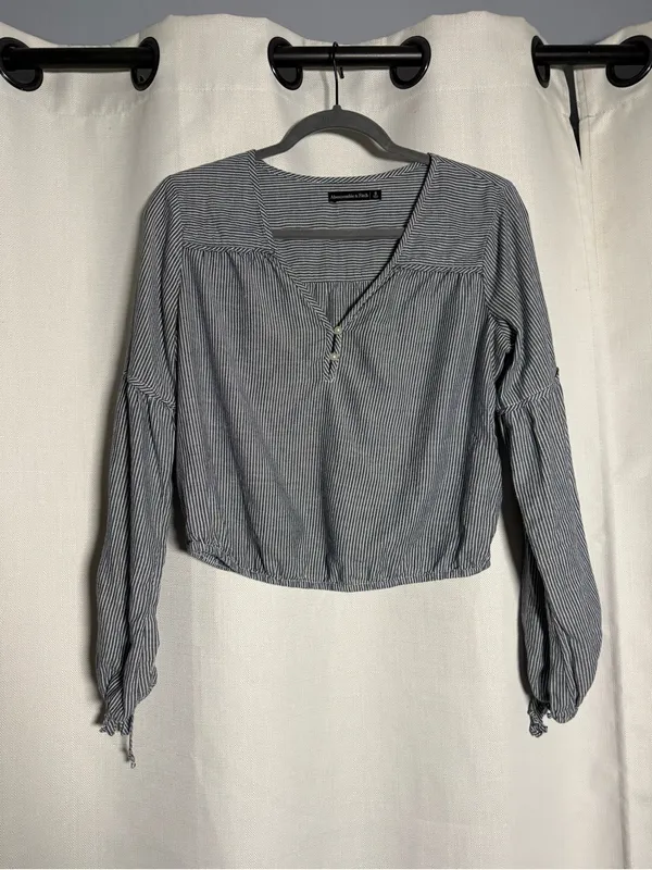 Abercrombie & Fitch Blue and White Striped Long Sleeve Blouse Size Small - Image 6