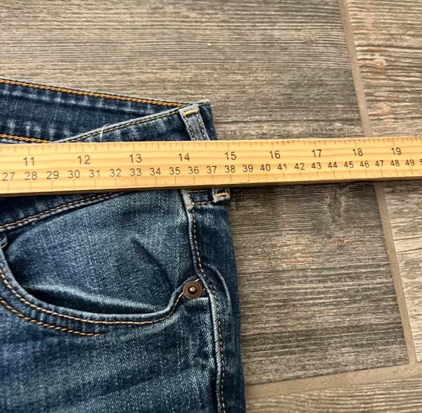 Low-Rise Bootcut Hollister Jeans - Image 6