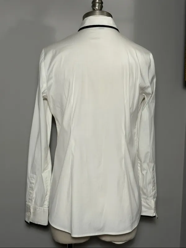 Ann Taylor Size 8 White Button Up Shirt with Black Piping - Image 2