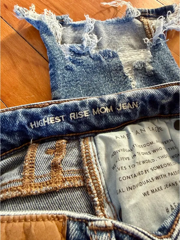 American Eagle Highest Rise Mom Jeans | Size 0R | Distressed Dark Wash Denim - Image 3