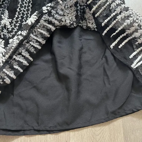 ZARA WOMAN NWOT Embroidered Tulle Skirt black with cream stitching Sz S Pull on - Image 4