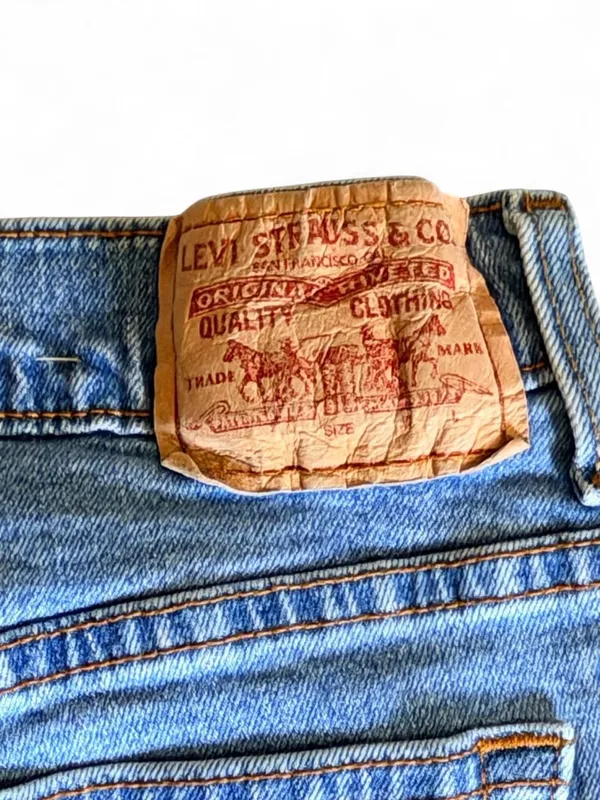 Levi’s 550 Classic Relaxed Bootcut Jeans Size 6M Light Wash - Image 5