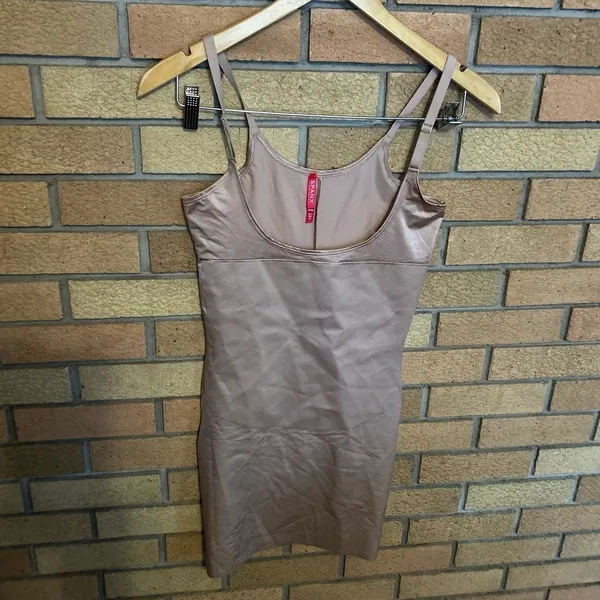 NWOT SPANX Smartgrip Champagne Nude Open Bust Full Slip Shape Wear Size Medium - Image 2