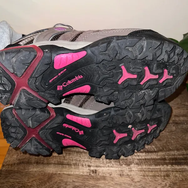 Columbia Techlite Womens 7.5 Trail Hiking Gray‎ Pink Mesh Breathable Gorpcore - Image 9