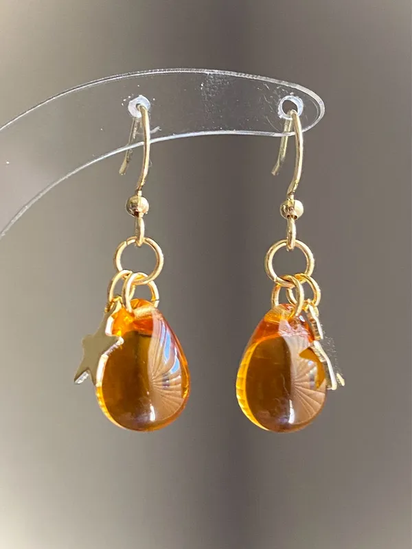 Handmade amber Czech glass teardrop & gold stainless star cute dangle earrings 🤎🌟 - Image 3