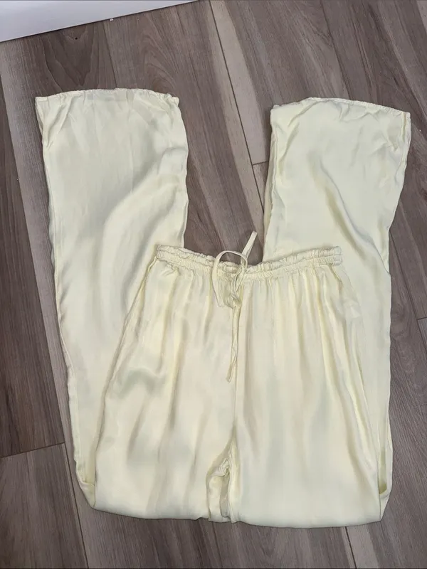 Zara light yellow flowy straight leg pants size XS - Image 4