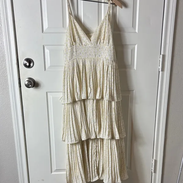 Revolve line and dot medium  Cream Tiered Maxi Dress - Image 2