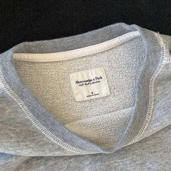 Abercrombie & Fitch Colorblock Crew Neck Sweater - Image 2
