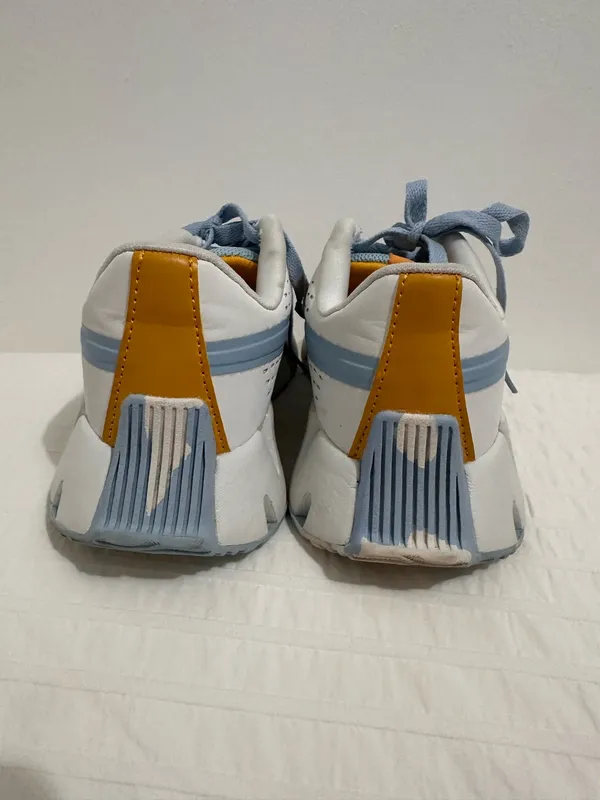 Reebok women’s White/Blue/Orange Mesh Low Top Sneakers US 6 FY9911 - Image 6